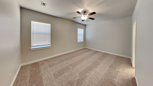Building Photo - 17009 Oak Rdg Cir