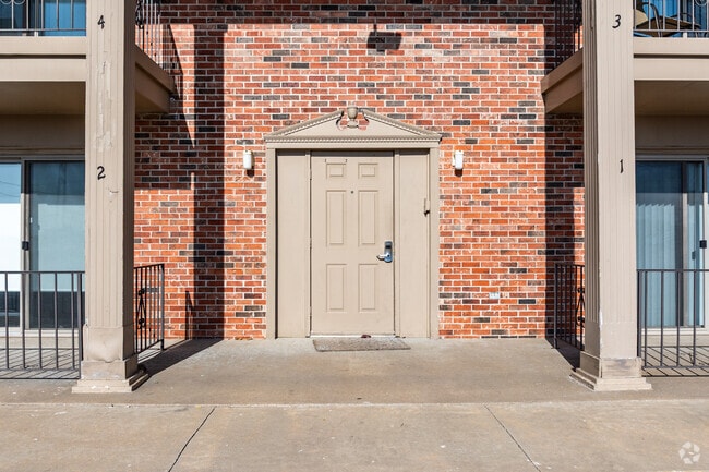 Building Photo - Maplewood Place