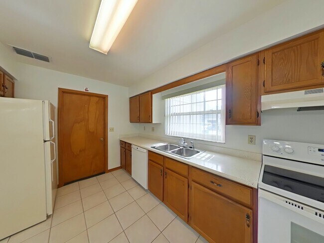 Building Photo - 1423 Disston Ave