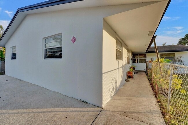 Building Photo - 5310 NW 16th St