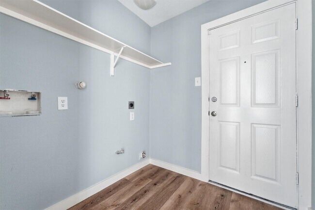 Building Photo - 25414 Barmby Dr