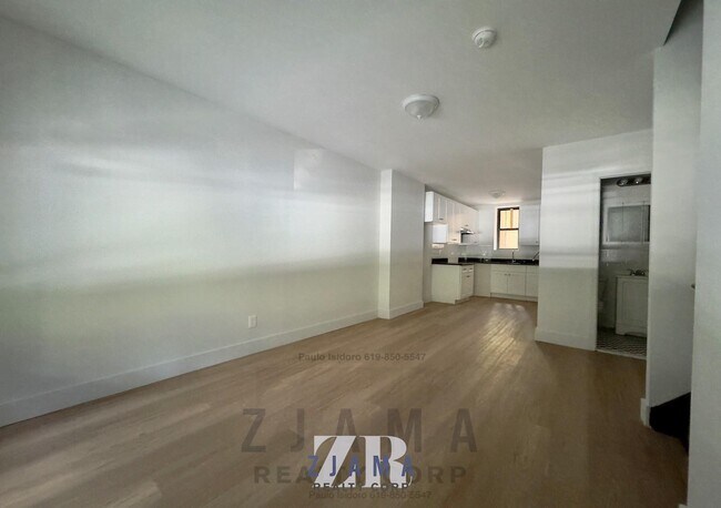 Building Photo - 152 Parkside Ave
