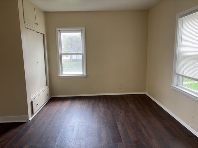 Building Photo - Spacious 5-Bedroom Home with Detached Garage