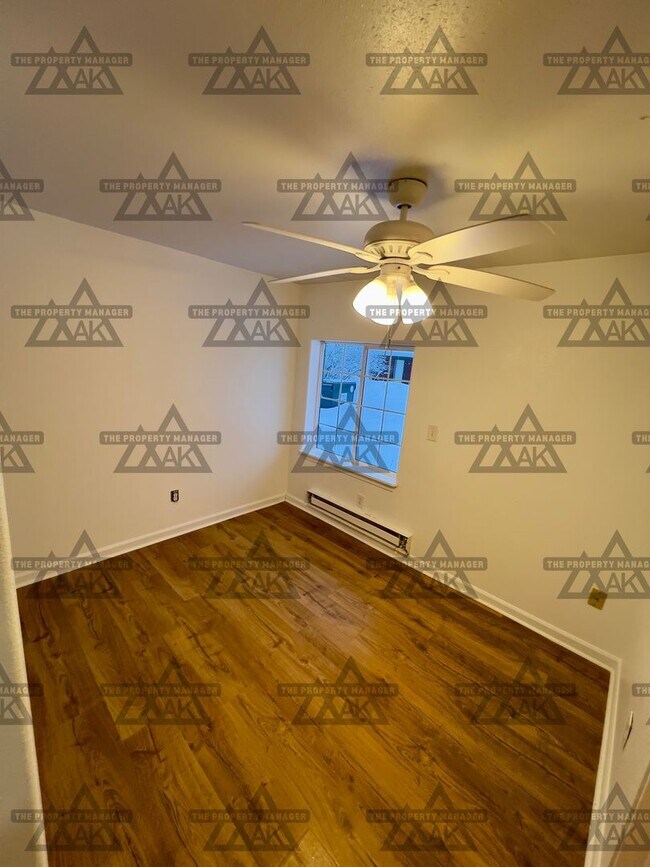 Building Photo - West Fifth Avenue