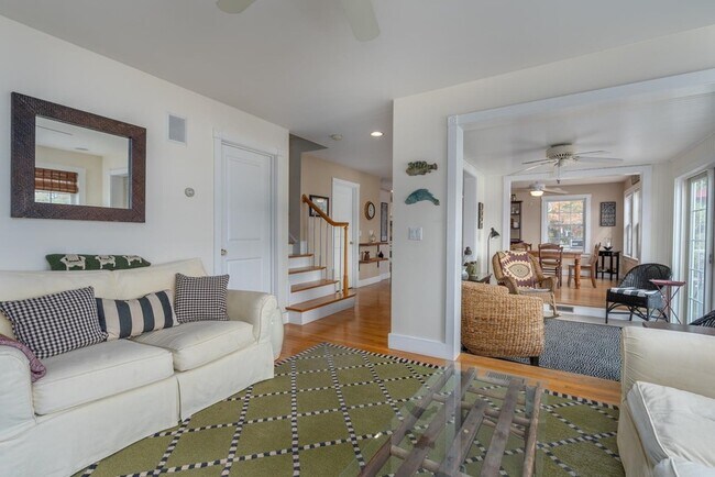 Building Photo - 430 Bow Lake Rd