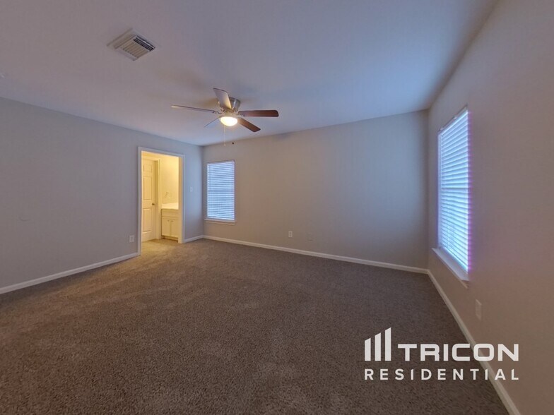 Building Photo - 10935 Mockingbird Pl