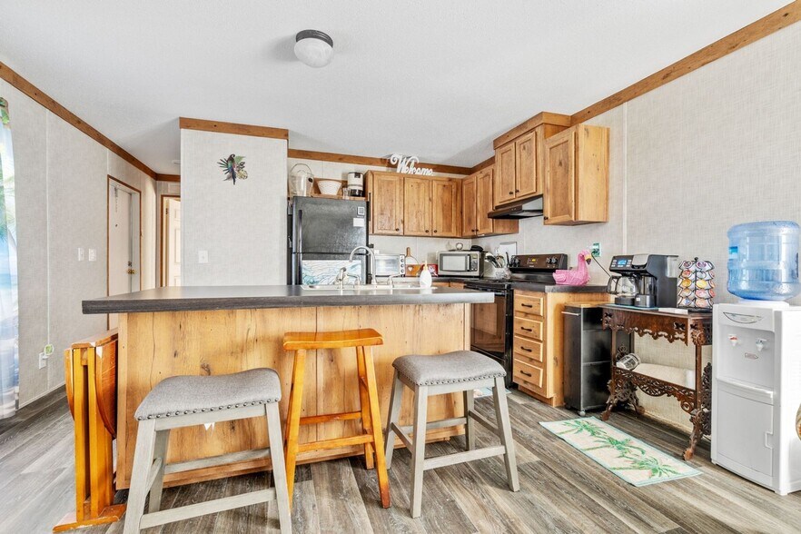 Building Photo - 27851 Roanoke Cir