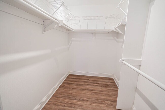 Building Photo - 2-Bedroom Condo with Community Amenities and Utilities Included in Canyon Country!