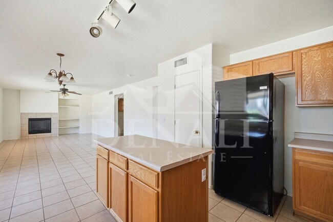Building Photo - 6107 N 135th Dr