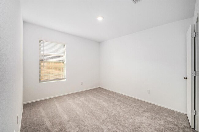 Building Photo - 1118 Millers Pass Dr