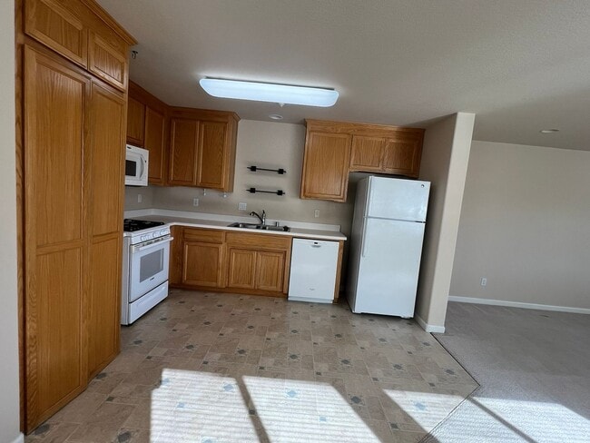 Building Photo - 2009 9th St