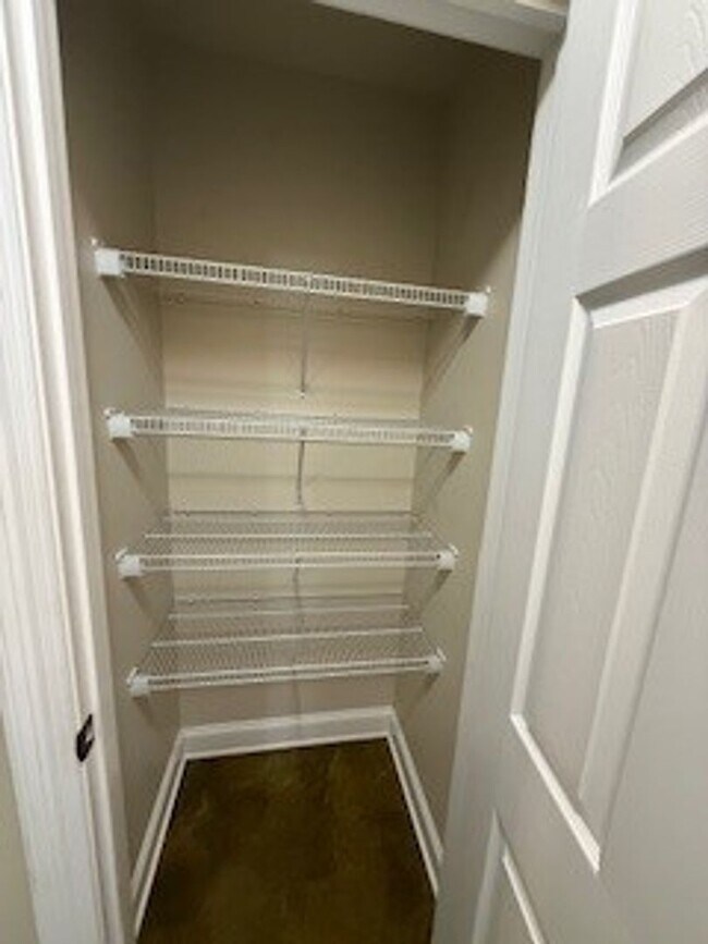 Building Photo - Country side home