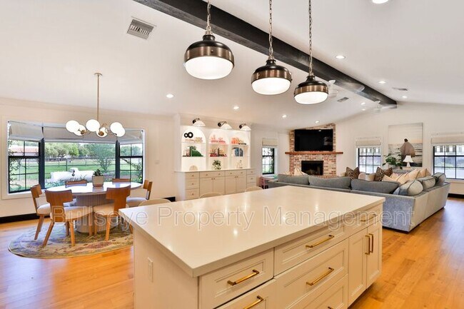 Building Photo - 2672 E Mesquite St