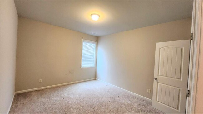 Building Photo - 5666 Apple Grove Rd NE