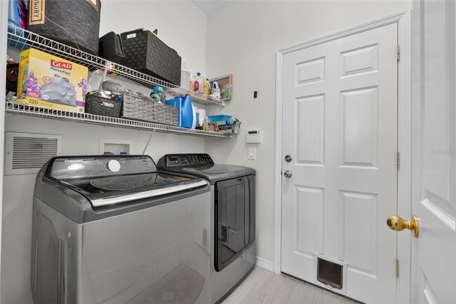Building Photo - 6086 Chapledale Dr