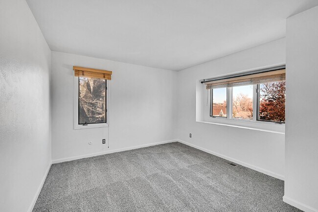 Building Photo - $2,390.95, 2 Bed, 1.5 Bath in Boulder with In Unit Laundry