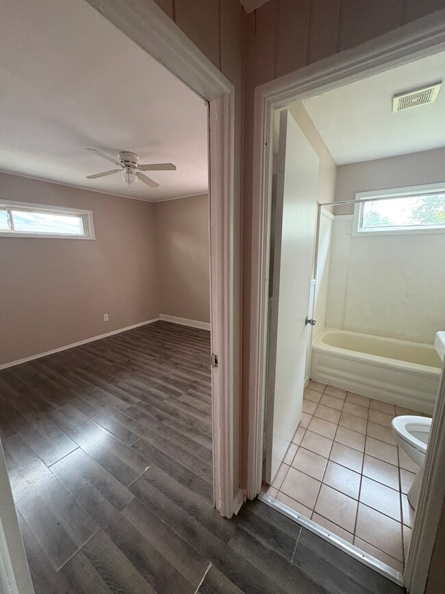 Building Photo - 3453 165th St