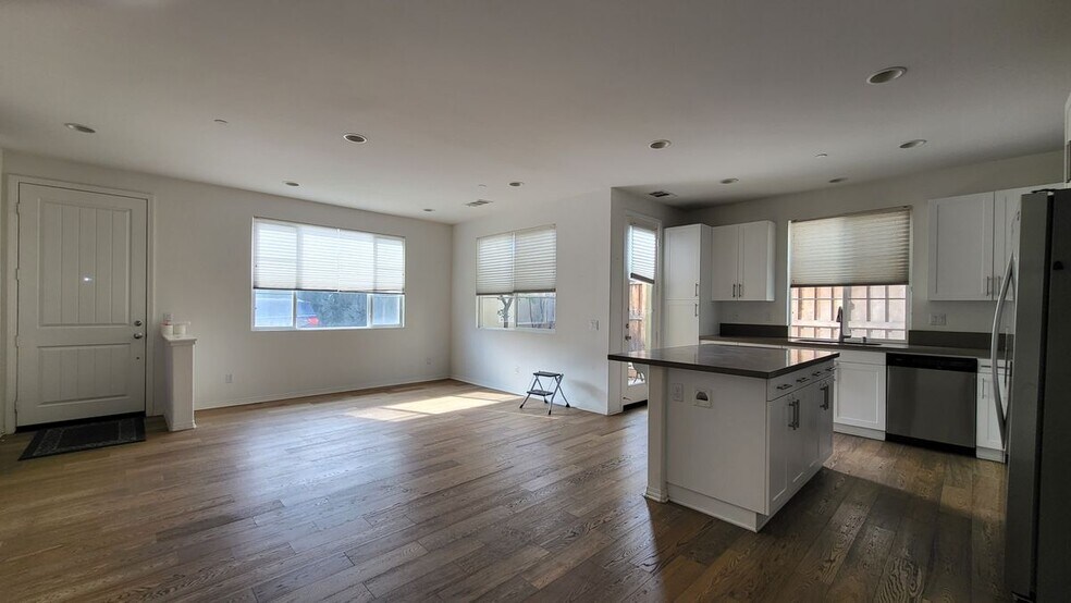 Building Photo - 89 Linden