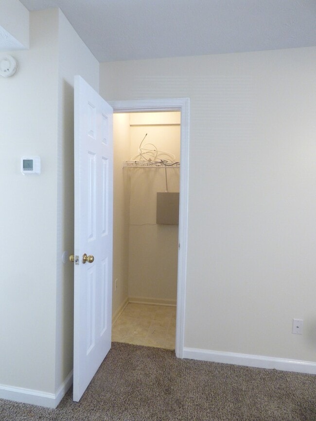 Building Photo - COMING SOON! Spacious Townhouse, W/D Hookups, Off-Street Parking, All Electric!