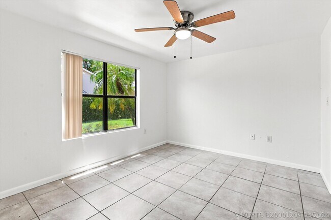 Building Photo - 10581 SW 155th Ct