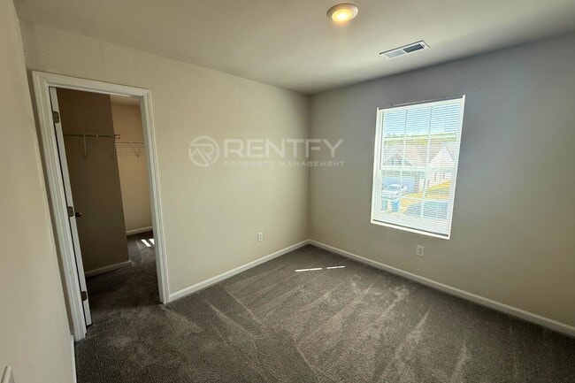 Building Photo - 2802 Legacy Rdg Ln