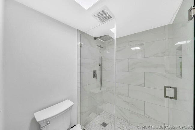 Building Photo - 2228 White Pine Cir