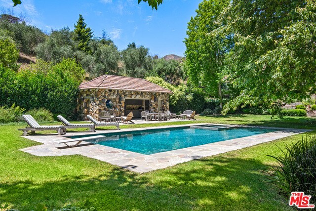 Building Photo - 5721 Bonsall Dr
