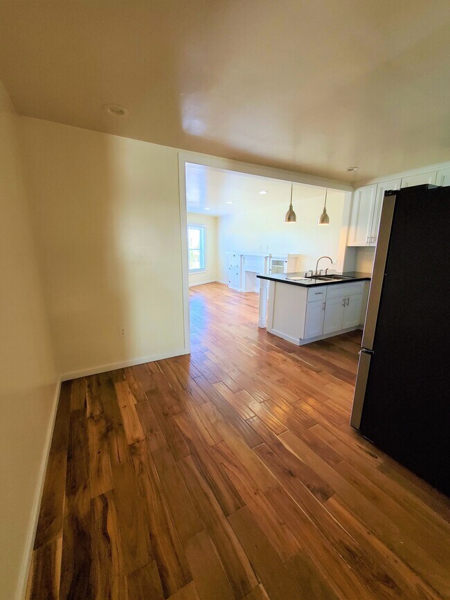 Building Photo - 1007 Orange Ave