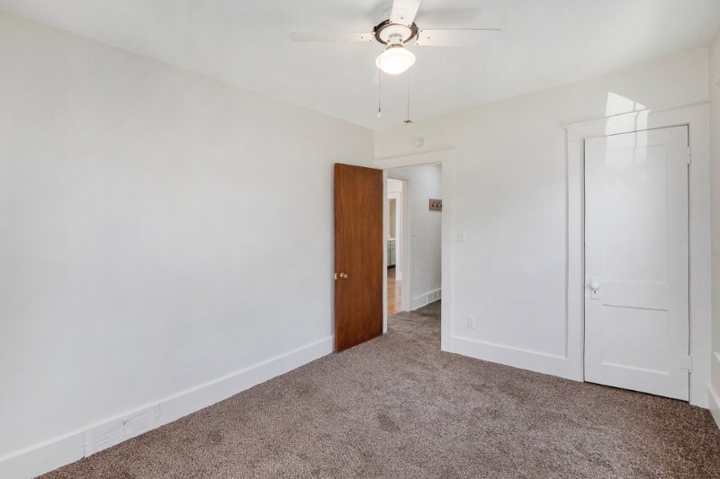 Building Photo - 838 Pinecrest Dr
