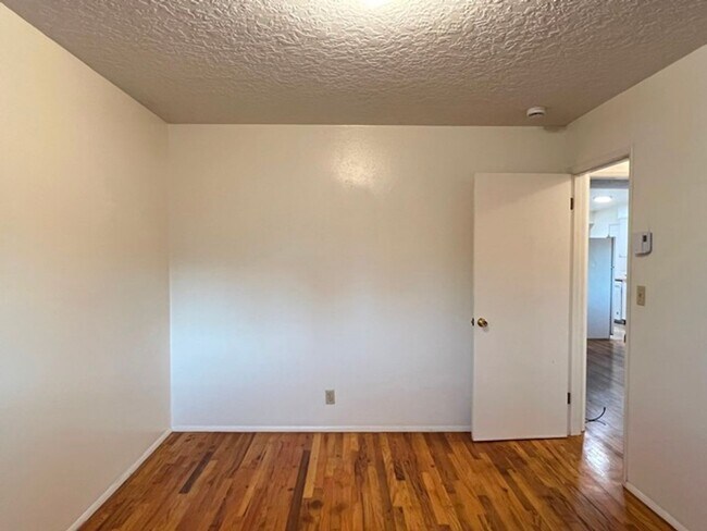 Building Photo - haym01*