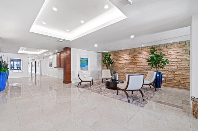 Building Photo - 3009 S Ocean Blvd