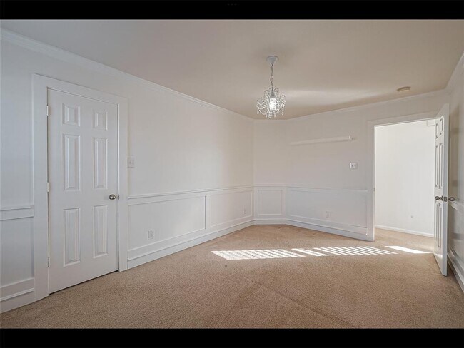 Building Photo - 10819 Waterfern Ct