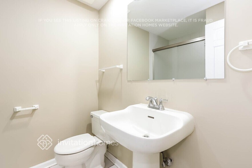 Building Photo - 1620 Apache Dr