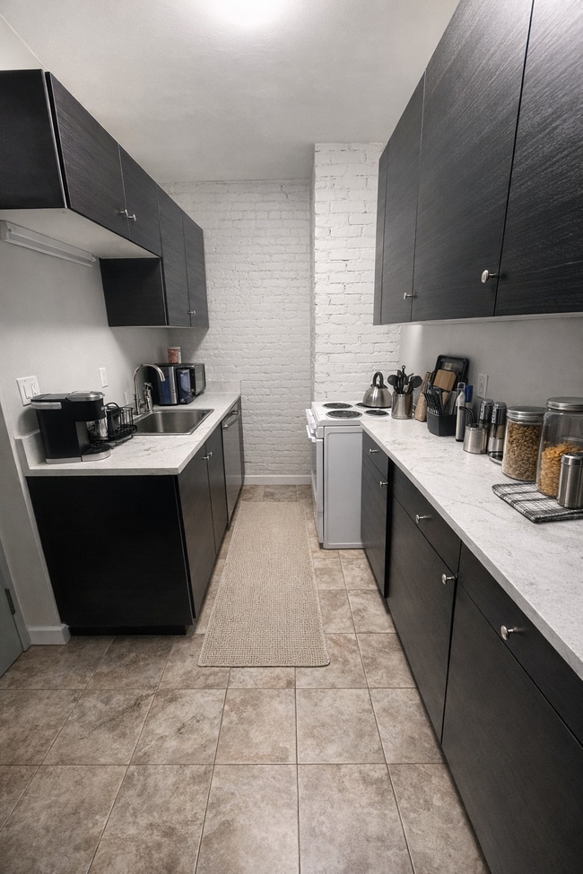 Building Photo - 52 Fenway