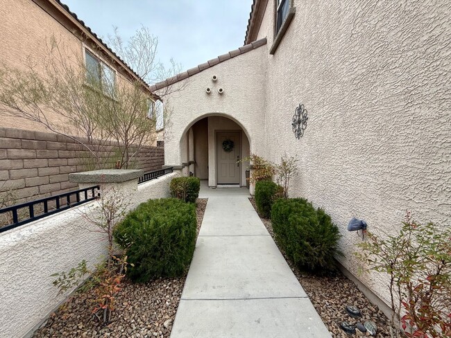 Building Photo - 3/BD 2.5/BA Home in Gated Community with S...