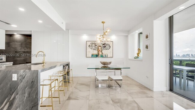 Building Photo - 5875 Collins Ave