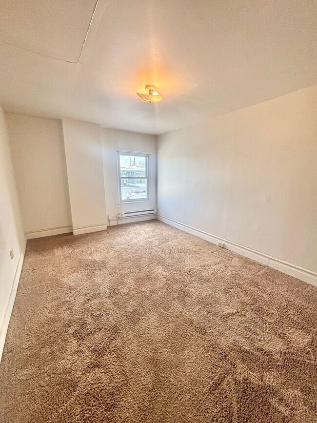 Building Photo - 408 Hand Ave