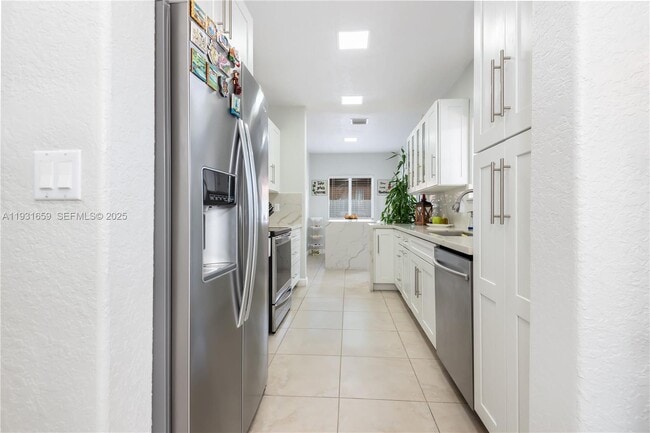 Building Photo - 18361 SW 154th Ave