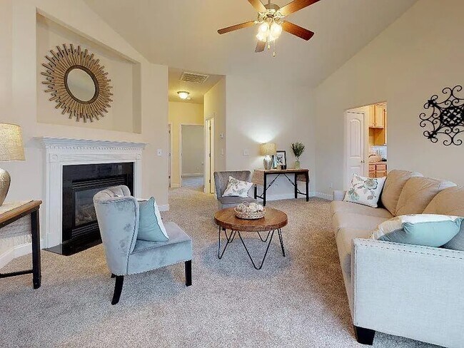 Building Photo - 323 Huntwood Dr