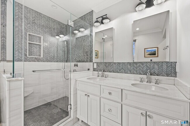 Building Photo - 44 Davenport Dr