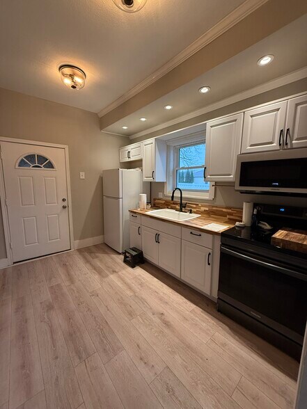 Building Photo - 512 S Randolph St