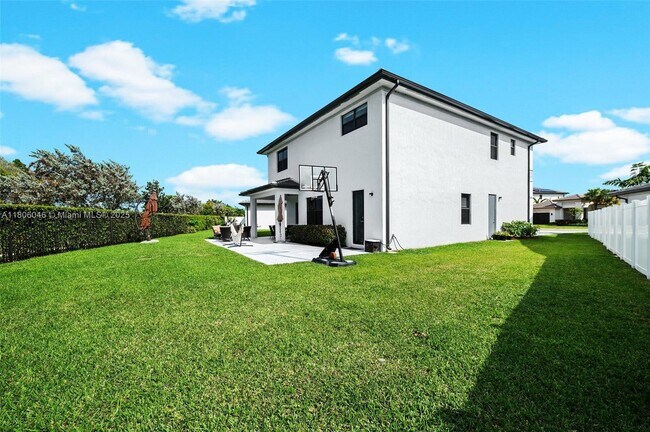 Building Photo - 17577 SW 41st St