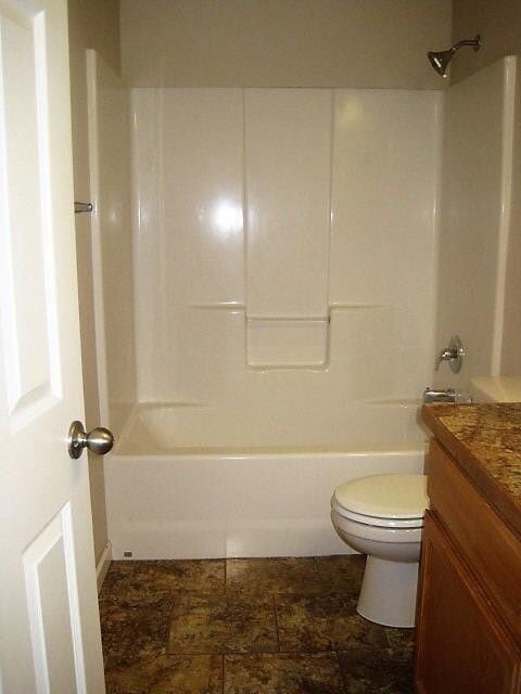 Building Photo - 2 Bedroom 1 Bath Duplex