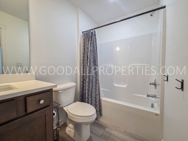 Building Photo - Bright & Spacious 1.5-Story 3 Beds, 2.5 Bath Home in Waukee Schools