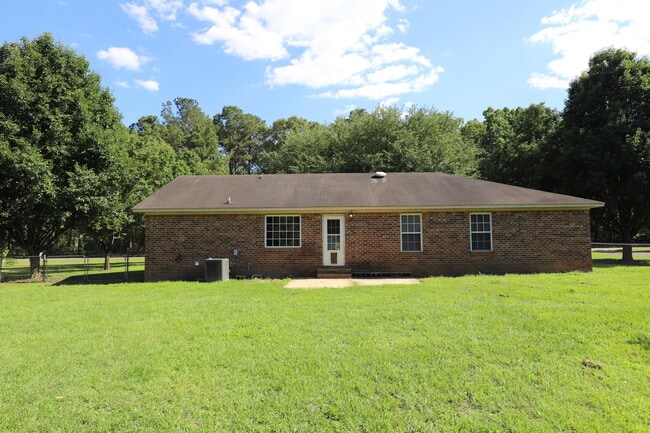 Building Photo - 3643 Red Lane Rd