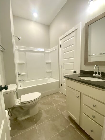 Building Photo - 1026 Windsor Dr