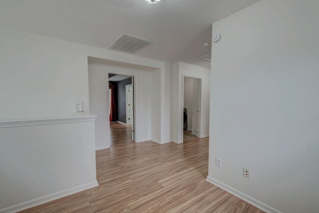 Building Photo - 208 Woodbrook Way