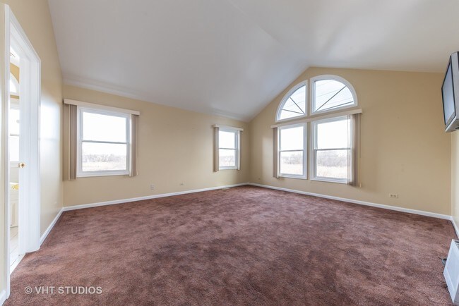 Building Photo - 565 Coventry Ln