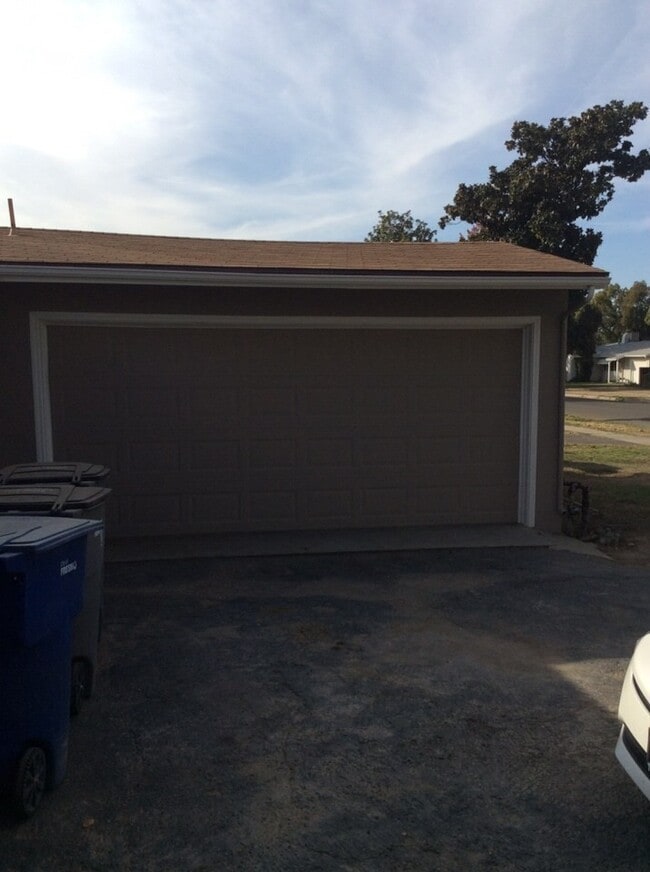Building Photo - Beautiful home. Apply today!