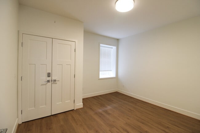 Building Photo - 54 West Avenue
